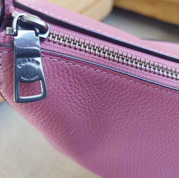 Coach Mauve Pebbled Leather Shoulder Bag W/Gun Metal Hardware - Picture 16 of 16
